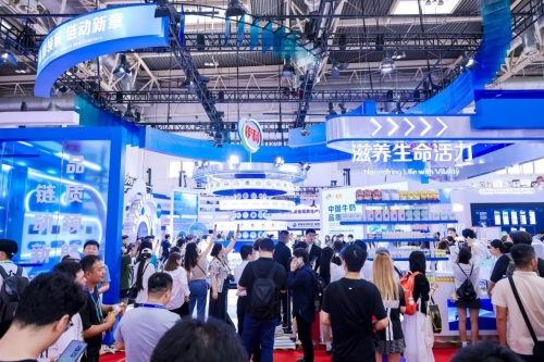 链博会上的 “品质答卷”：伊利携合作伙伴缔结中国奶业供应链品质公约