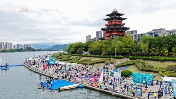 6389650767610713875031757