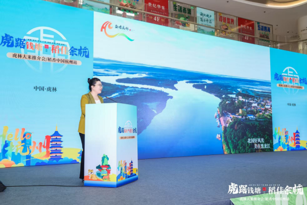 6389951007596830095667776